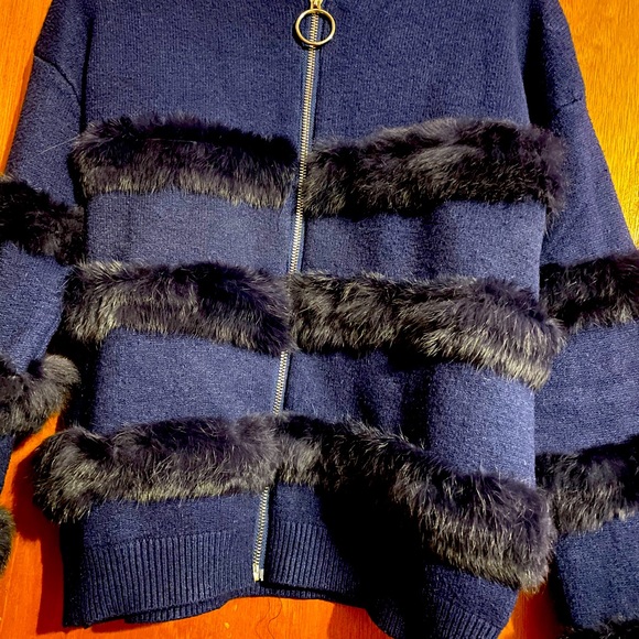 Zoya Sweaters - Zoya zip-up faux fur Navy sweater